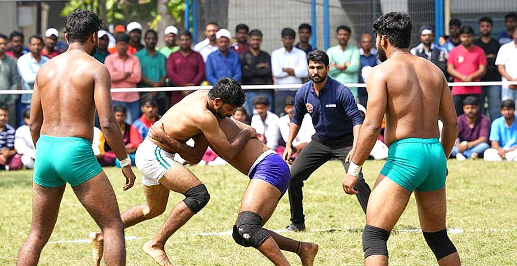 ছয় লাইনের কাবাডি: আসিয়ান গেমসে ইরানকে হারানো মেয়েরা আর টালমাটাল ডিফেন্সের ছেলেরা