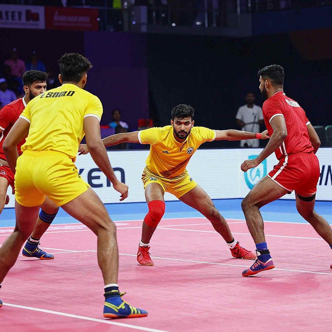 খালি টেপ, অন-চেইন টাইমস্ট্যাম্প: ইস্পোর্টস বিশ্লেষণের তথ্য-শৃঙ্খল পুনর্গঠন