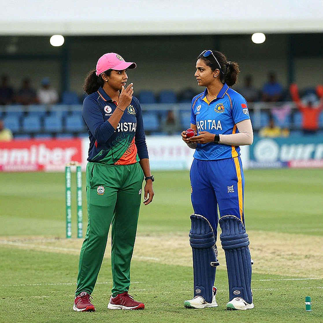 ক্রিকেটের ব্যালান্স প্যাচ: হান্ড্রেড যেভাবে টি-টোয়েন্টি হলো, আর যে দর্শক কখনো রেটিং প্যানেলে ওঠেনি