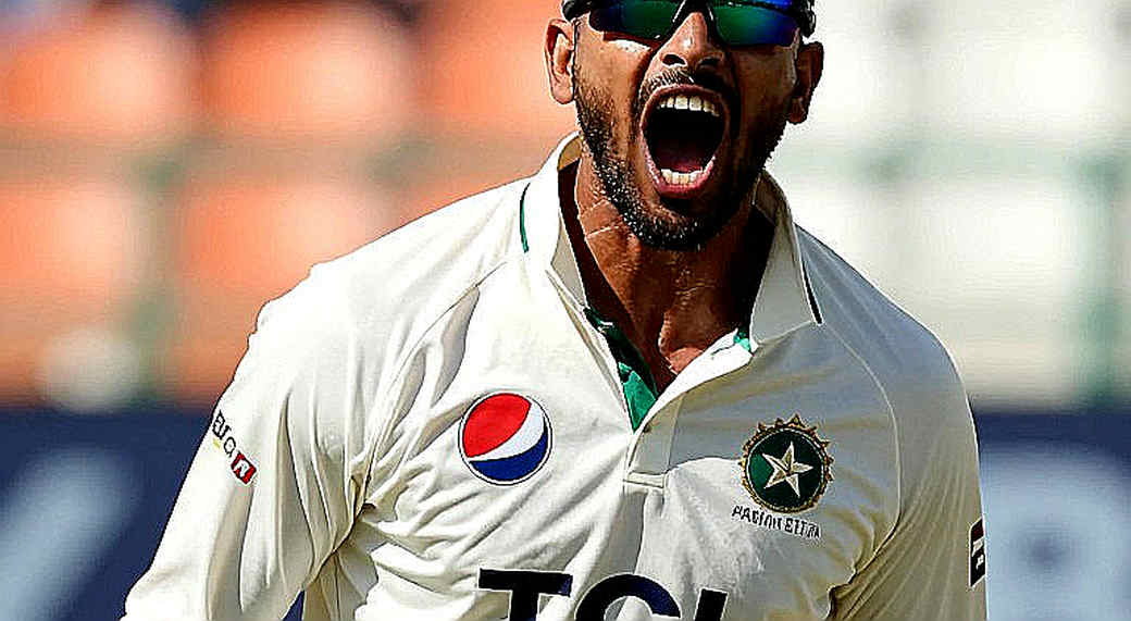খালেদ আহমেদ: কেন্টের ১৬ উইকেট, আবুধাবির তাপ আর বাংলাদেশের প্রথম-শ্রেণির পাইপলাইন