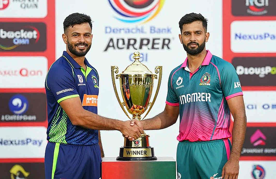 ২৮ রানে চার, তিন পরিবর্তন আর একটি অভিযোগ: নির্বাচন প্রশ্নে বাংলাদেশের আসল সংকট